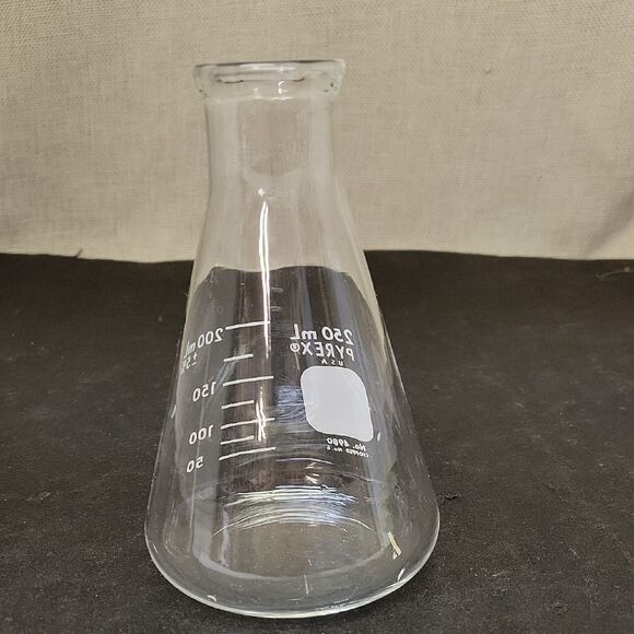 Pyrex Glass Flask Trio..PYREX GRADUATED ERLENMEYER FLASKS - Picture 5 of 11